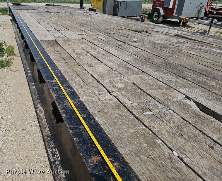 image for item DO2783 2002 Dakota Manufacturing  drop deck equipment trailer