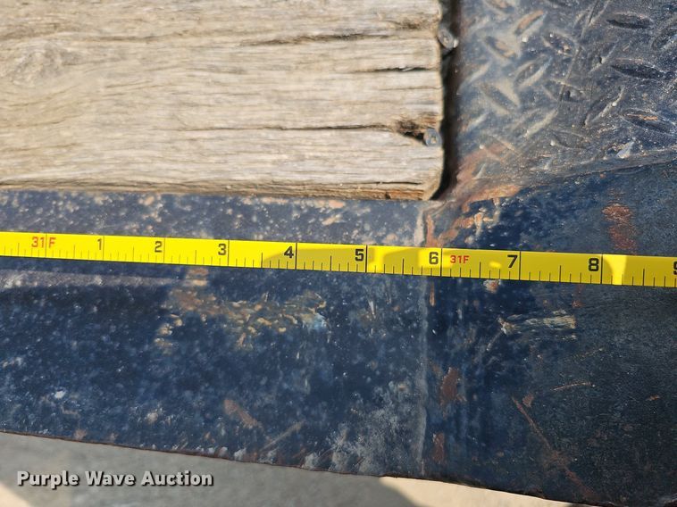 image for item DO2783 2002 Dakota Manufacturing  drop deck equipment trailer