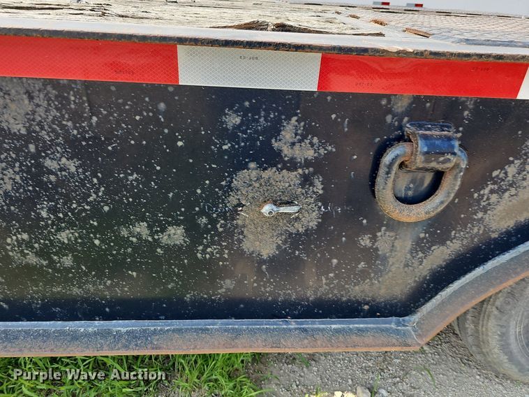 image for item DO2783 2002 Dakota Manufacturing  drop deck equipment trailer