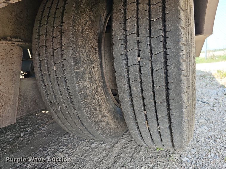 image for item DO2783 2002 Dakota Manufacturing  drop deck equipment trailer