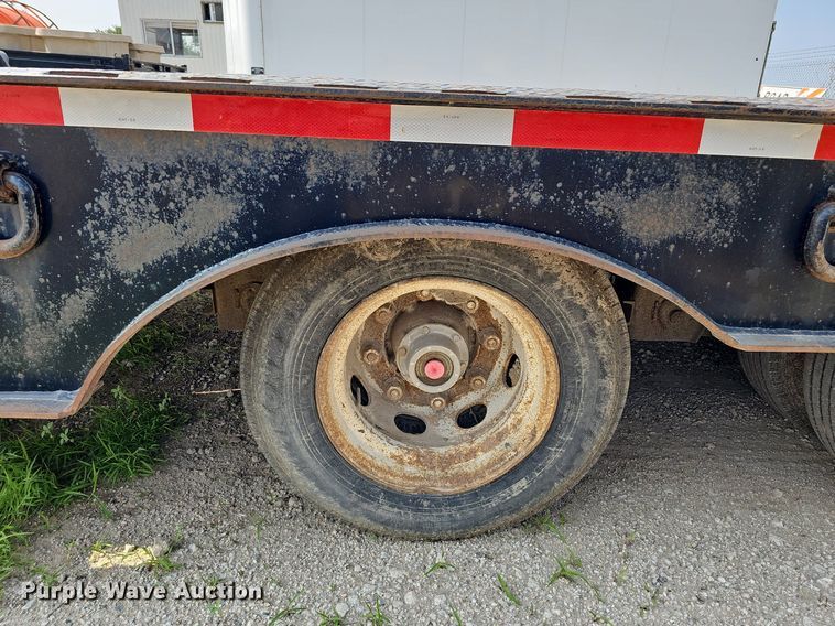 image for item DO2783 2002 Dakota Manufacturing  drop deck equipment trailer