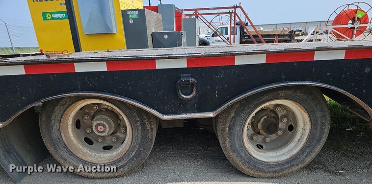 image for item DO2783 2002 Dakota Manufacturing  drop deck equipment trailer
