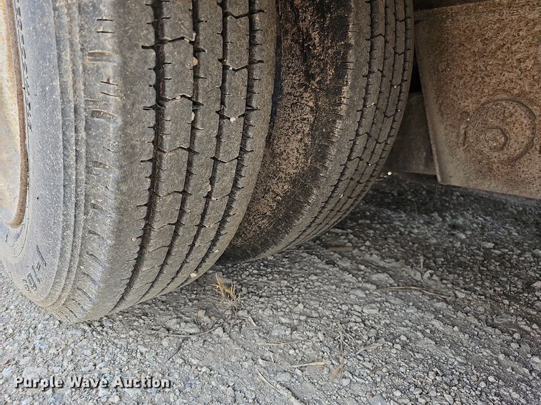 image for item DO2783 2002 Dakota Manufacturing  drop deck equipment trailer