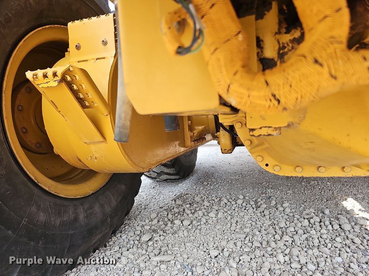 image for item DO2791 2011 Caterpillar 120M AWD  motor grader