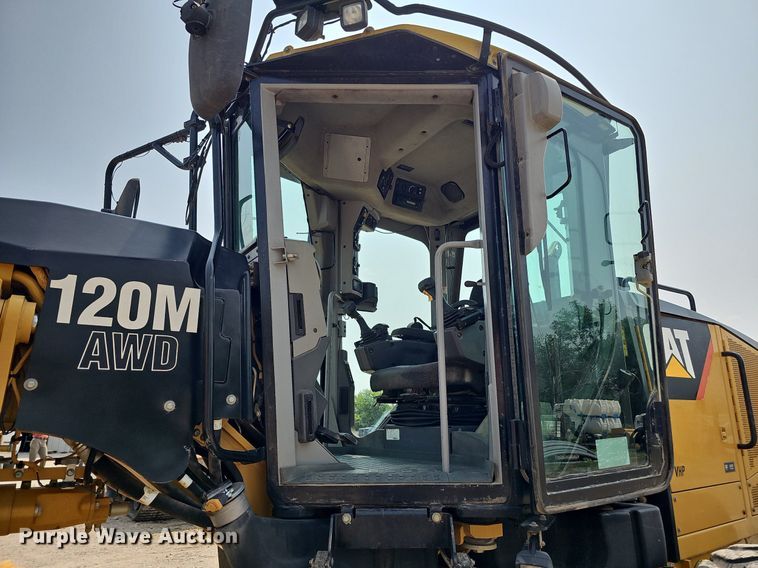 image for item DO2791 2011 Caterpillar 120M AWD  motor grader