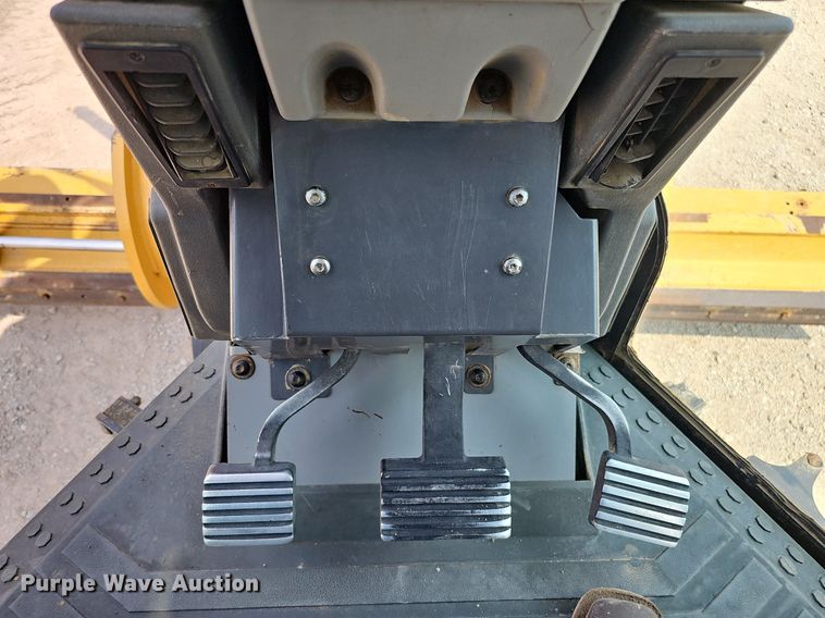 image for item DO2791 2011 Caterpillar 120M AWD  motor grader