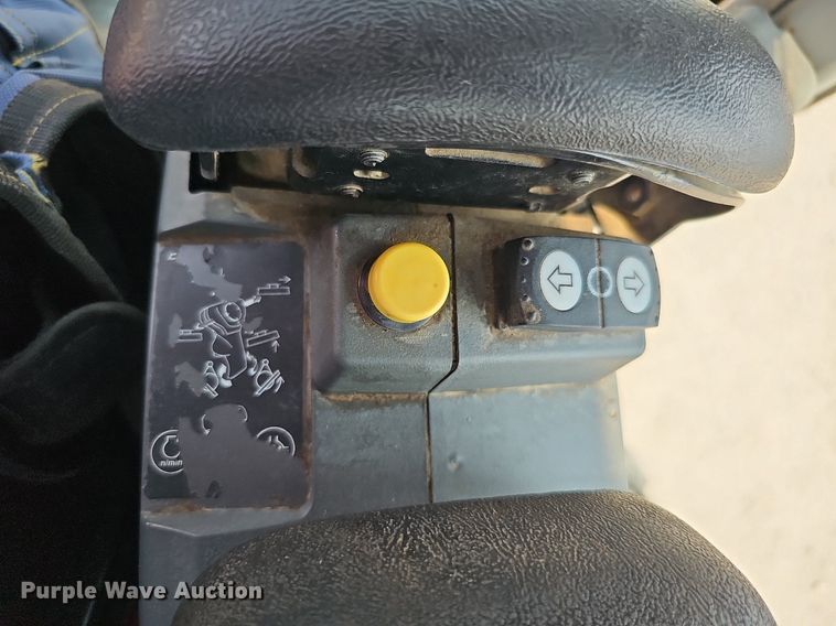 image for item DO2791 2011 Caterpillar 120M AWD  motor grader