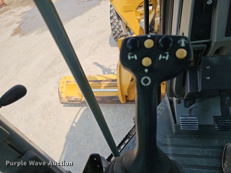 image for item DO2791 2011 Caterpillar 120M AWD  motor grader
