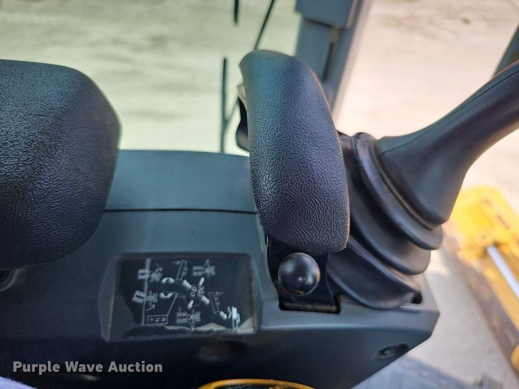 image for item DO2791 2011 Caterpillar 120M AWD  motor grader