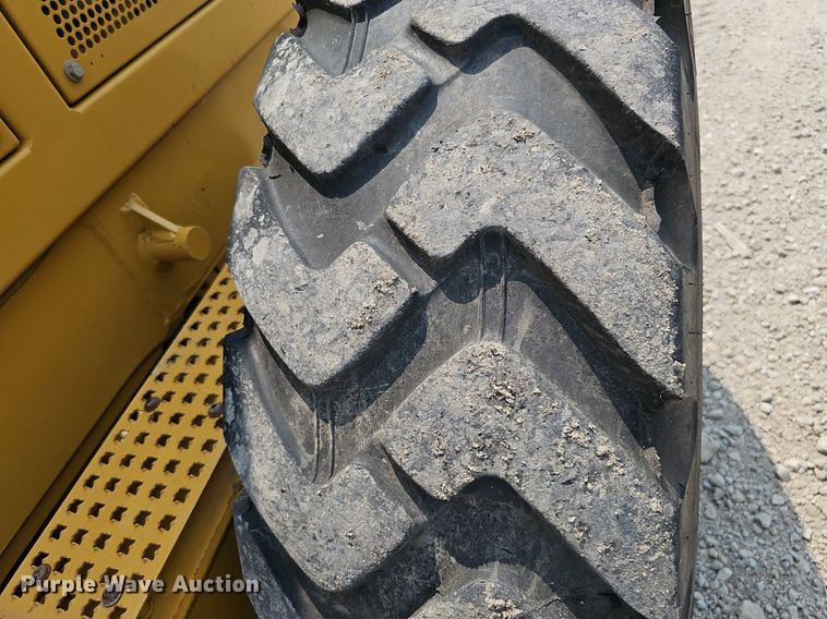 image for item DO2791 2011 Caterpillar 120M AWD  motor grader