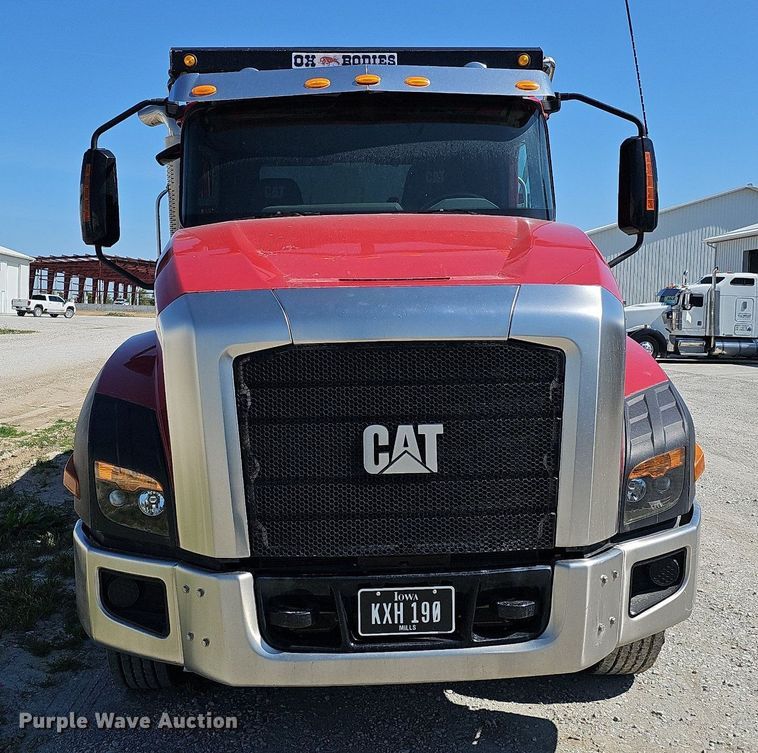 image for item DO2792 2017 Caterpillar CT660  dump truck