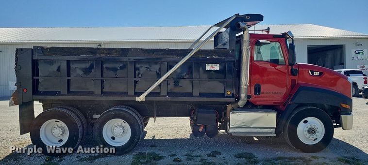 image for item DO2792 2017 Caterpillar CT660  dump truck