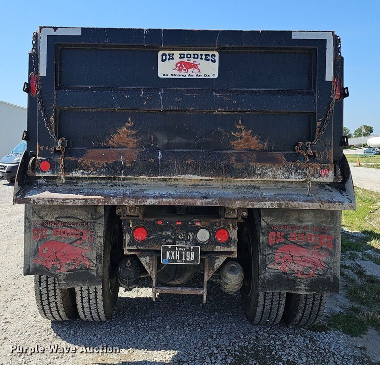 image for item DO2792 2017 Caterpillar CT660  dump truck