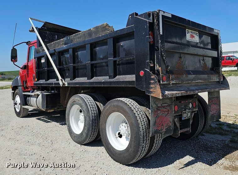 image for item DO2792 2017 Caterpillar CT660  dump truck