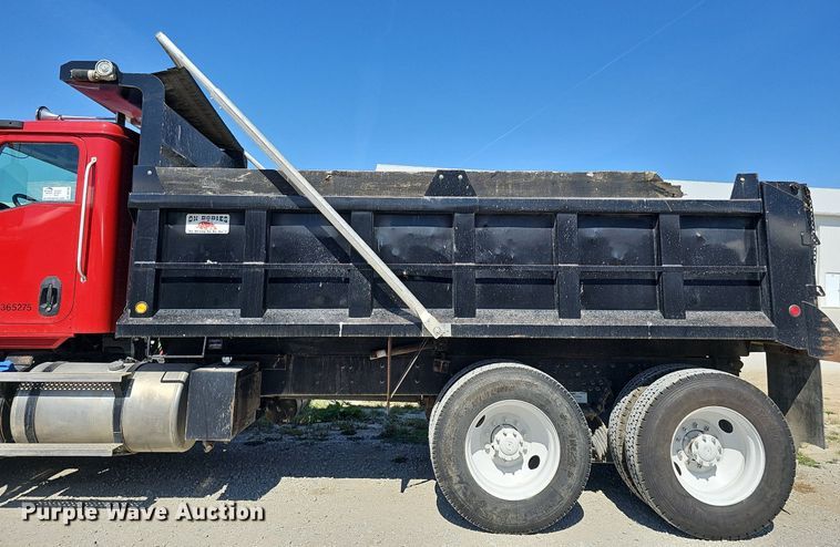 image for item DO2792 2017 Caterpillar CT660  dump truck