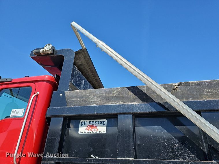 image for item DO2792 2017 Caterpillar CT660  dump truck