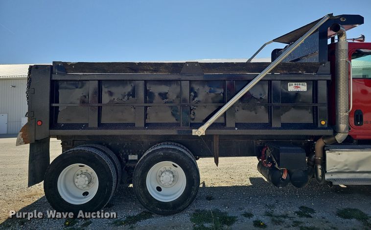 image for item DO2792 2017 Caterpillar CT660  dump truck