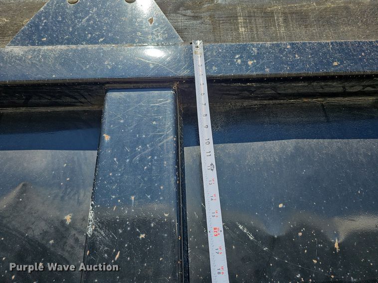 image for item DO2792 2017 Caterpillar CT660  dump truck