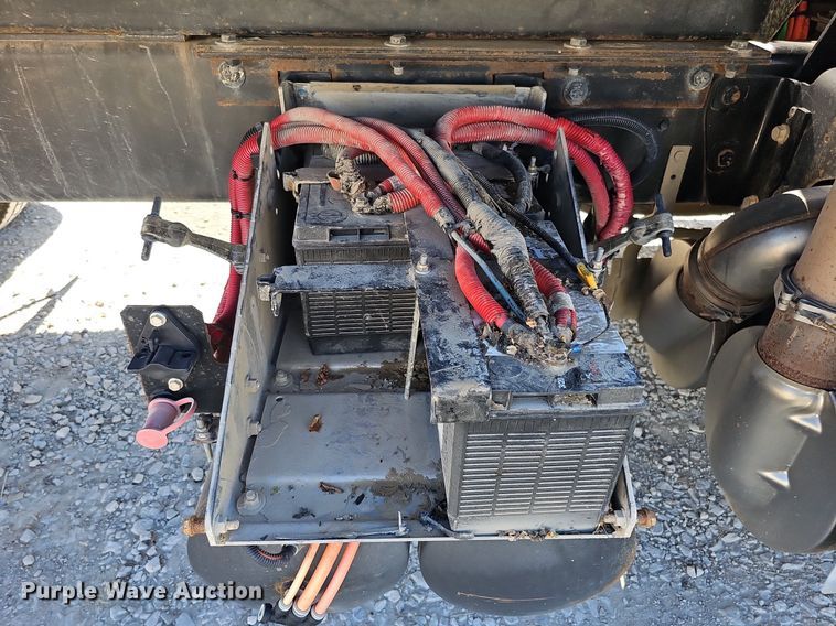 image for item DO2792 2017 Caterpillar CT660  dump truck