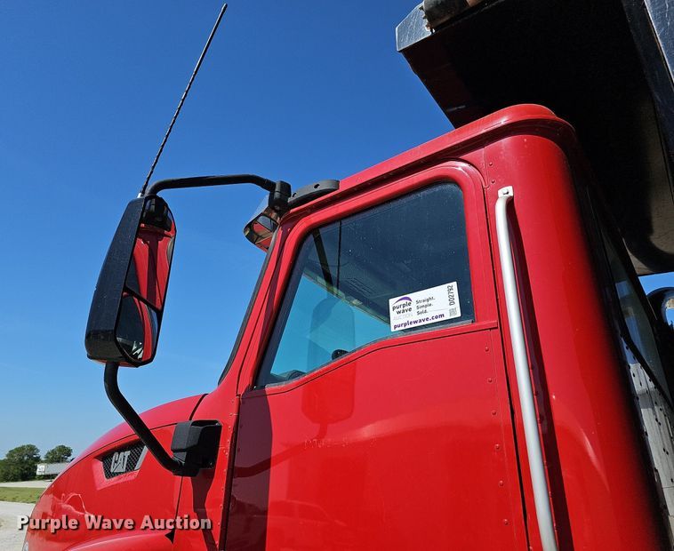 image for item DO2792 2017 Caterpillar CT660  dump truck