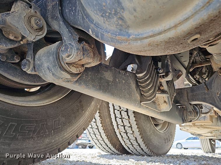 image for item DO2792 2017 Caterpillar CT660  dump truck