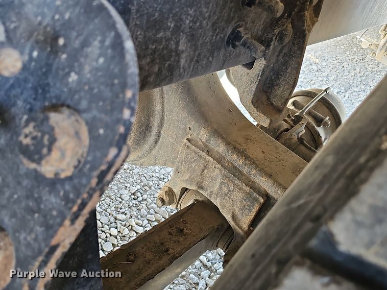 image for item DO2792 2017 Caterpillar CT660  dump truck