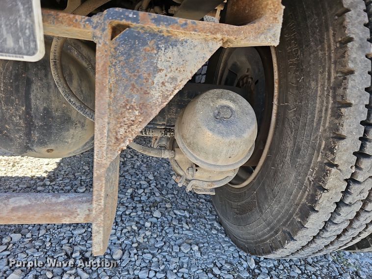 image for item DO2792 2017 Caterpillar CT660  dump truck