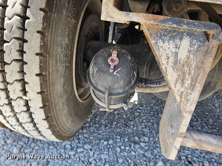 image for item DO2792 2017 Caterpillar CT660  dump truck