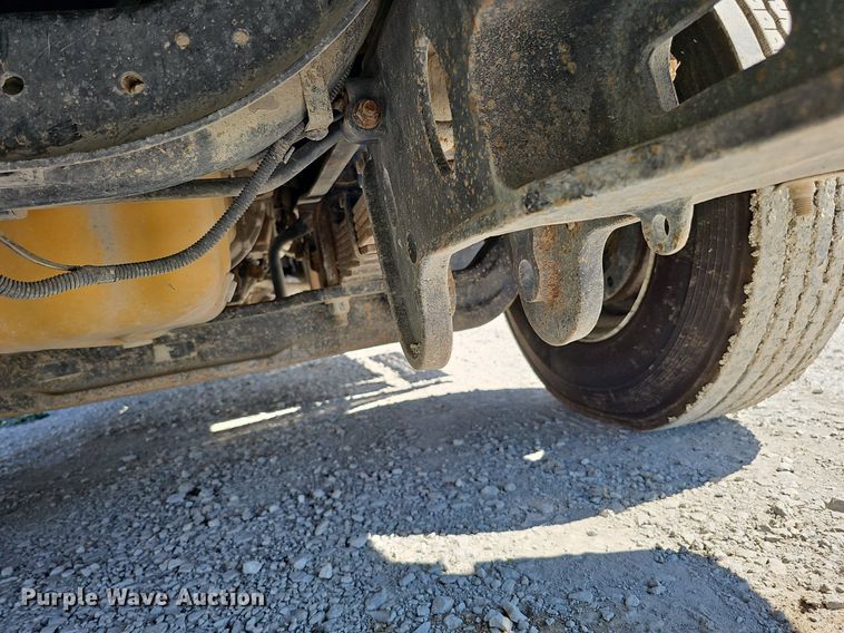 image for item DO2792 2017 Caterpillar CT660  dump truck