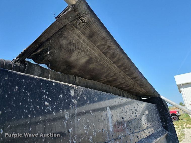 image for item DO2792 2017 Caterpillar CT660  dump truck