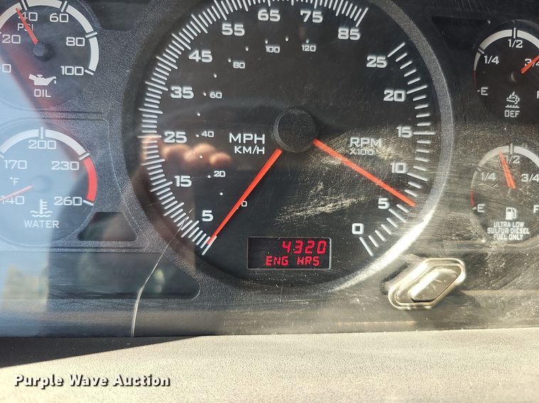 image for item DO2792 2017 Caterpillar CT660  dump truck