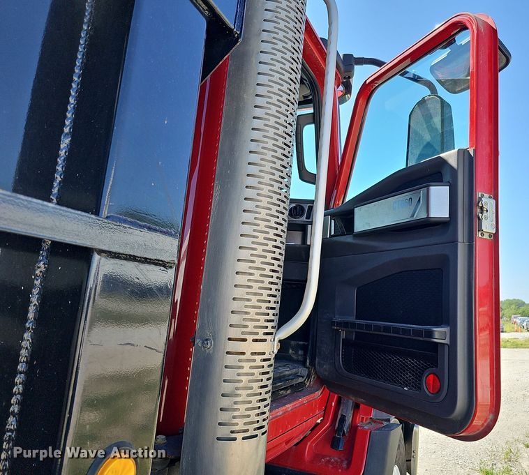 image for item DO2792 2017 Caterpillar CT660  dump truck