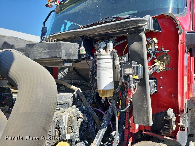 image for item DO2792 2017 Caterpillar CT660  dump truck