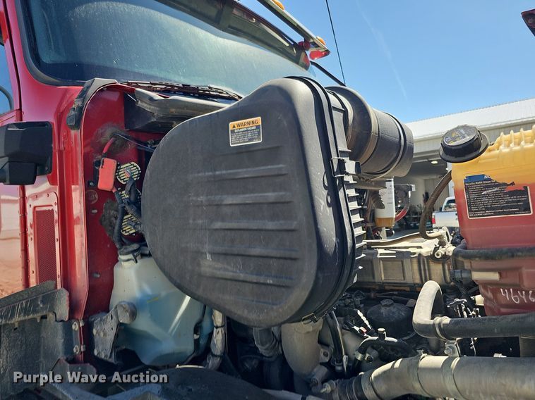 image for item DO2792 2017 Caterpillar CT660  dump truck