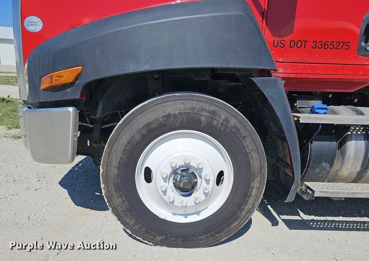 image for item DO2792 2017 Caterpillar CT660  dump truck