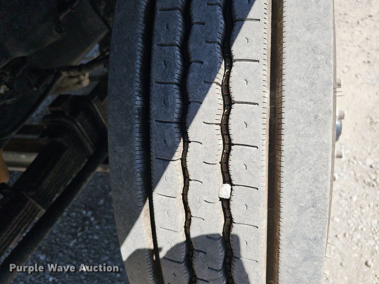 image for item DO2792 2017 Caterpillar CT660  dump truck