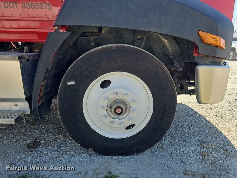 image for item DO2792 2017 Caterpillar CT660  dump truck