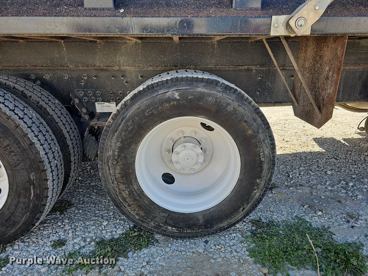 image for item DO2792 2017 Caterpillar CT660  dump truck