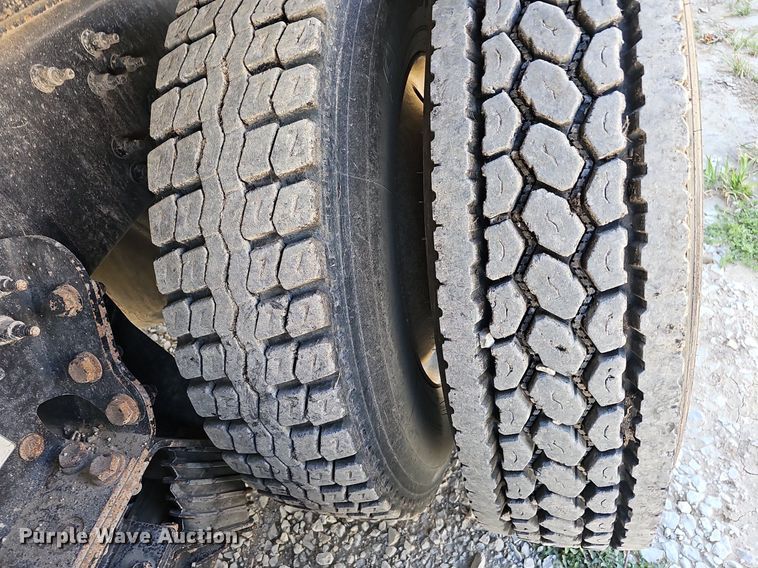 image for item DO2792 2017 Caterpillar CT660  dump truck