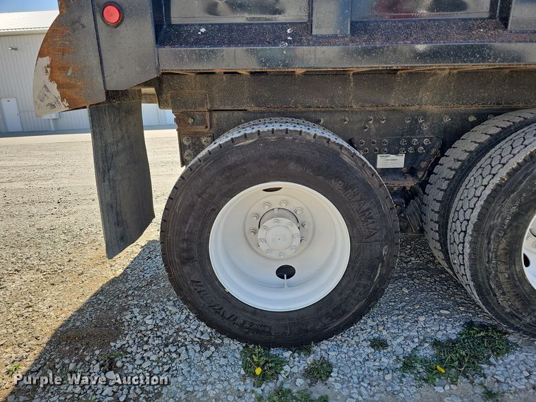 image for item DO2792 2017 Caterpillar CT660  dump truck