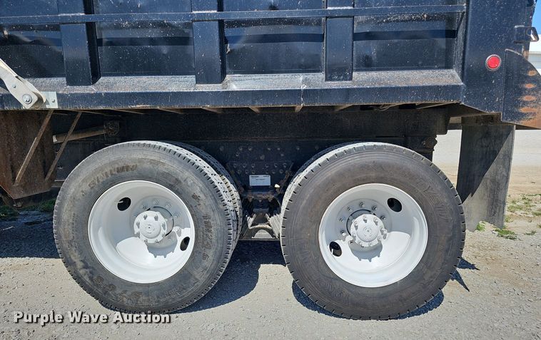 image for item DO2792 2017 Caterpillar CT660  dump truck