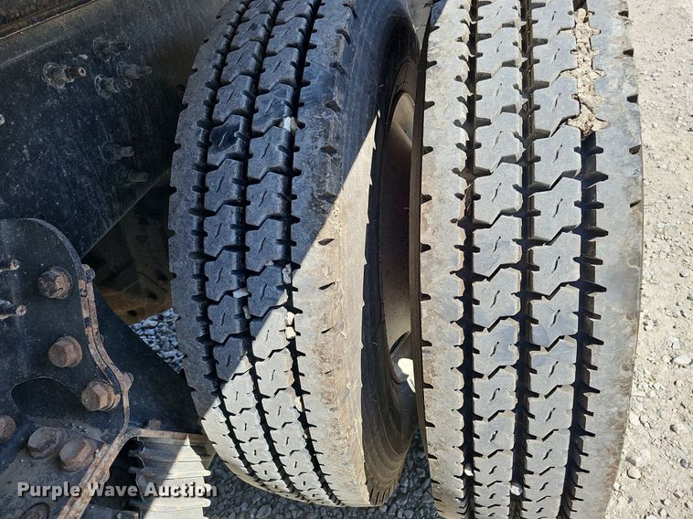 image for item DO2792 2017 Caterpillar CT660  dump truck