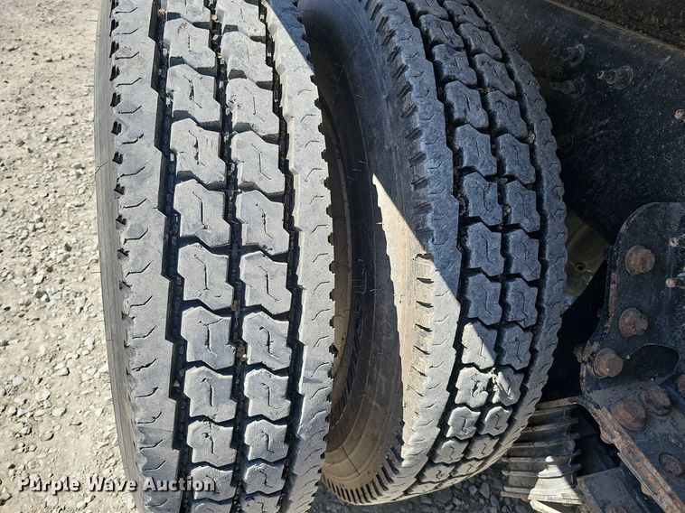 image for item DO2792 2017 Caterpillar CT660  dump truck