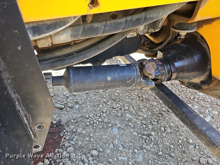 image for item DO2796 JCB 930  forklift