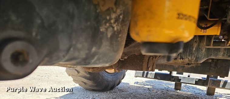 image for item DO2796 JCB 930  forklift