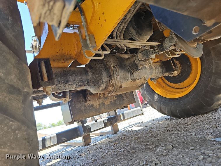 image for item DO2796 JCB 930  forklift