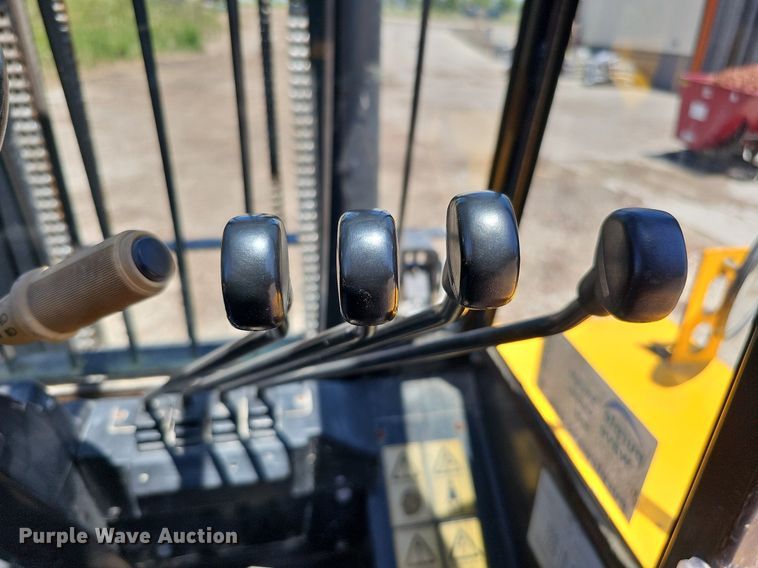 image for item DO2796 JCB 930  forklift