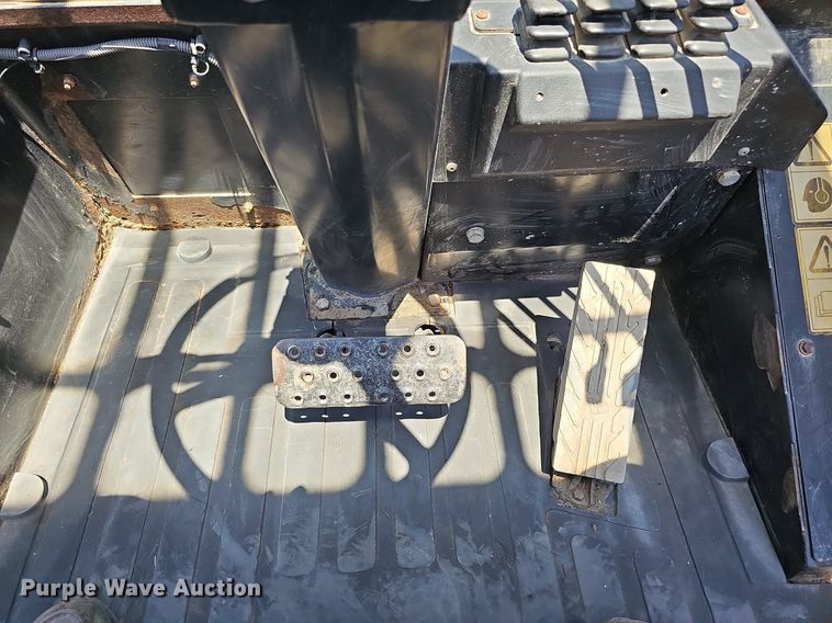 image for item DO2796 JCB 930  forklift