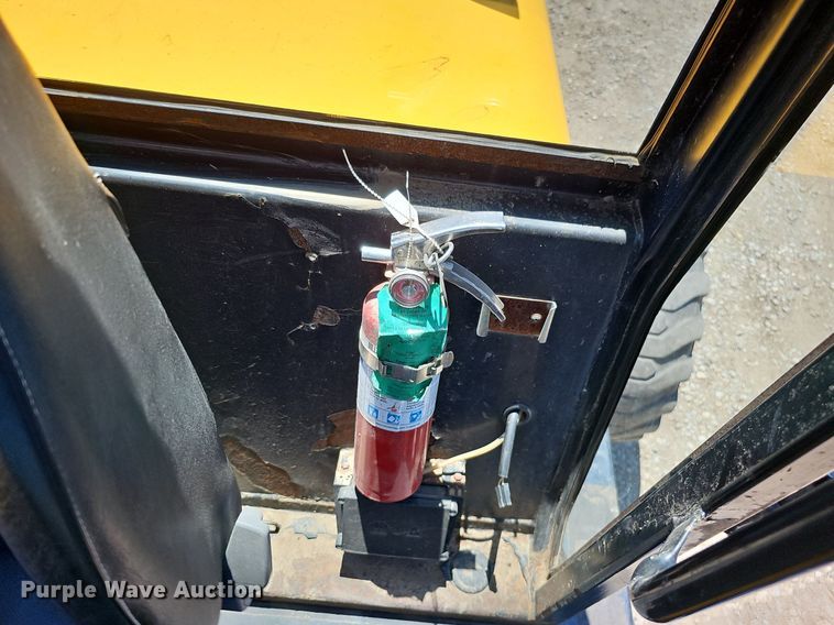 image for item DO2796 JCB 930  forklift