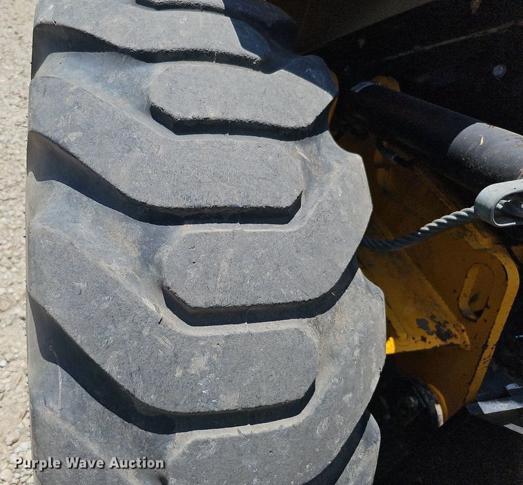 image for item DO2796 JCB 930  forklift